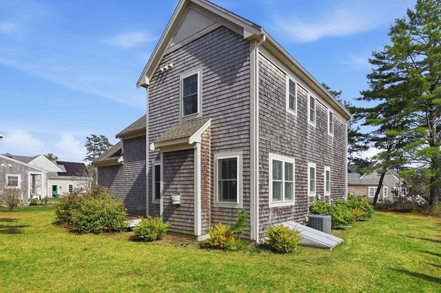 7 Green Ash Trl, Plymouth, MA 02360