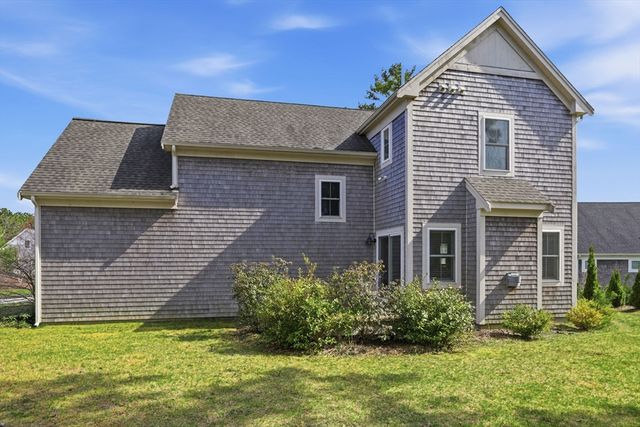 7 Green Ash Trl, Plymouth, MA 02360