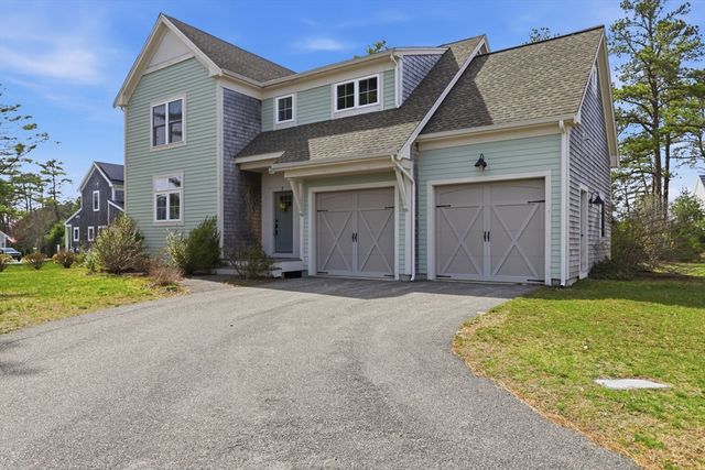 7 Green Ash Trl, Plymouth, MA 02360