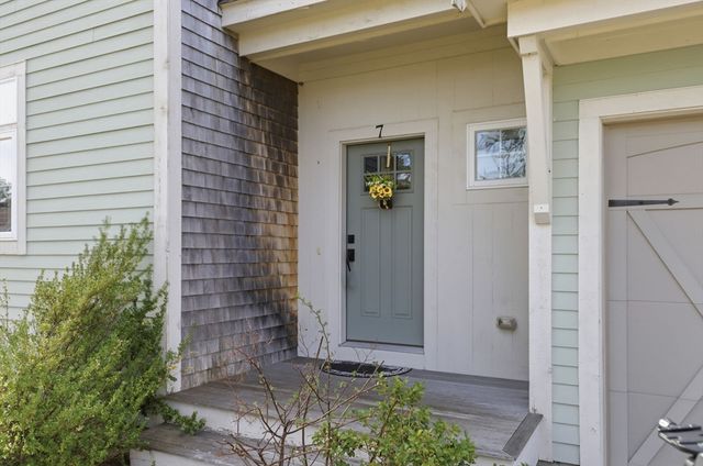 7 Green Ash Trl, Plymouth, MA 02360