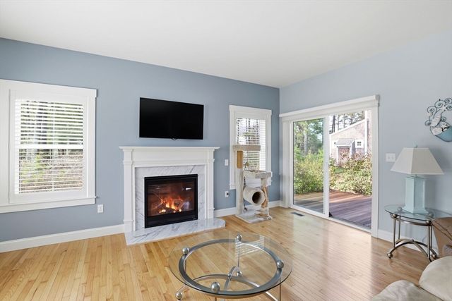 7 Green Ash Trl, Plymouth, MA 02360