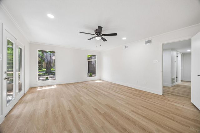 190 Dawns Edge Drive, Conroe, TX 77356
