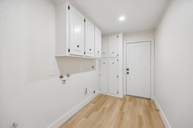 190 Dawns Edge Drive, Conroe, TX 77356
