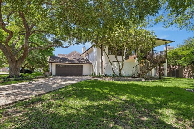 190 Dawns Edge Drive, Conroe, TX 77356