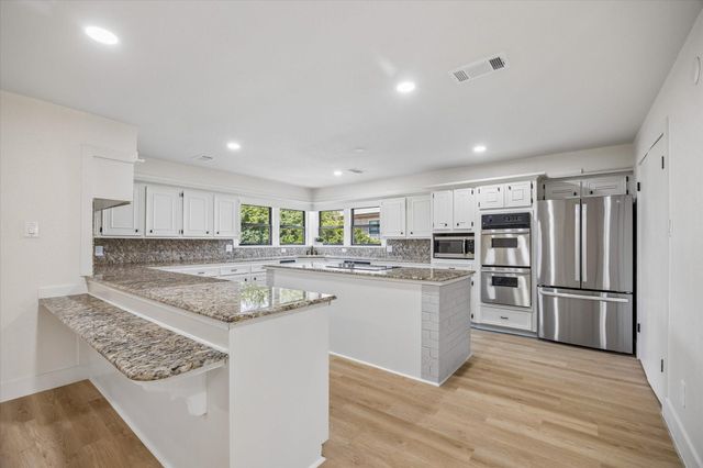 190 Dawns Edge Drive, Conroe, TX 77356