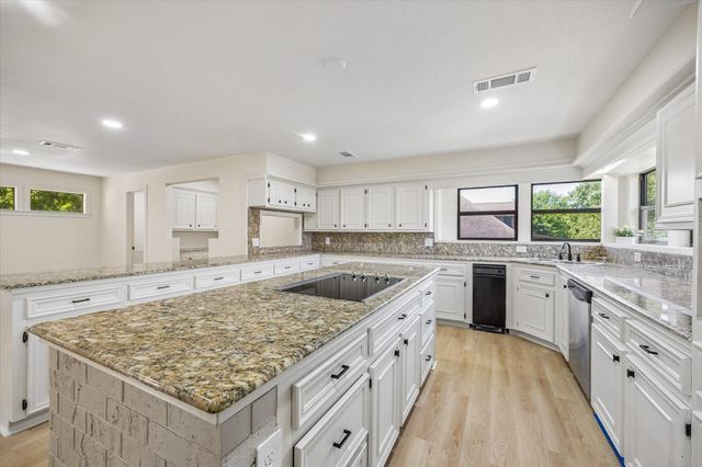 190 Dawns Edge Drive, Conroe, TX 77356
