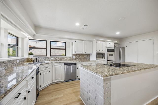 190 Dawns Edge Drive, Conroe, TX 77356