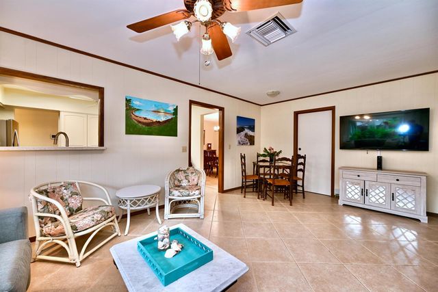 129 Alhambra Place, West Palm Beach, FL 33405