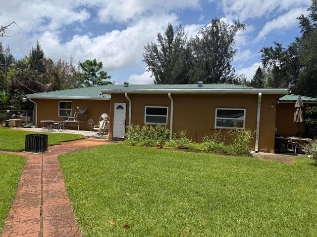 16700 E Alan Black Boulevard E, The Acreage, FL 33470
