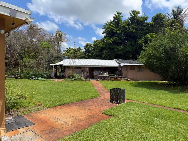 16700 E Alan Black Boulevard E, The Acreage, FL 33470