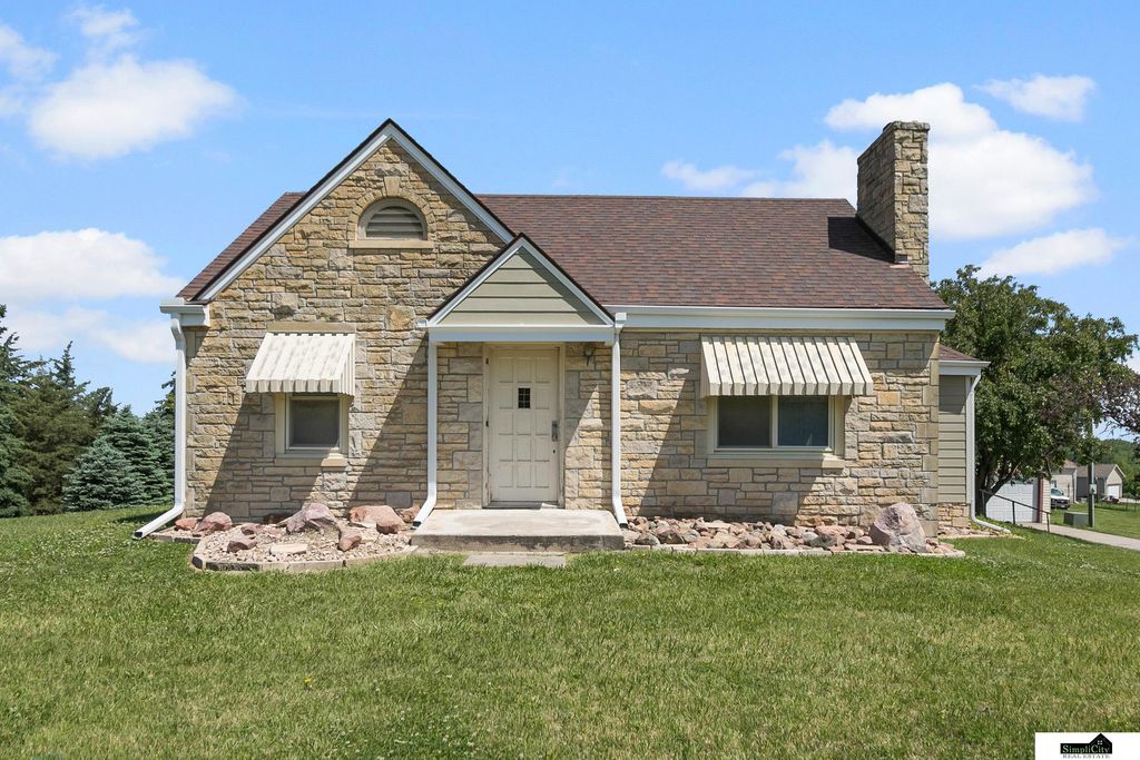 6002 W Adams Street, Lincoln, NE 68524