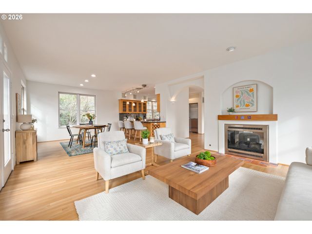 4015 SPRING KNOLL Dr, Eugene, OR 97405