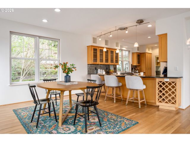 4015 SPRING KNOLL Dr, Eugene, OR 97405