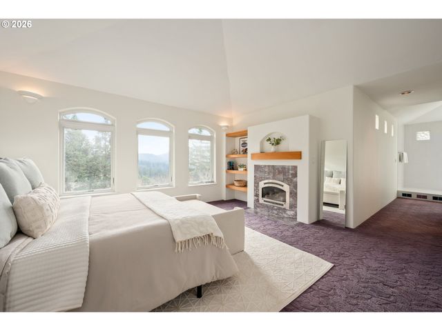 4015 SPRING KNOLL Dr, Eugene, OR 97405