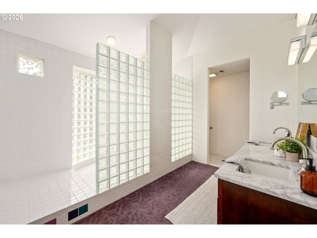 4015 SPRING KNOLL Dr, Eugene, OR 97405