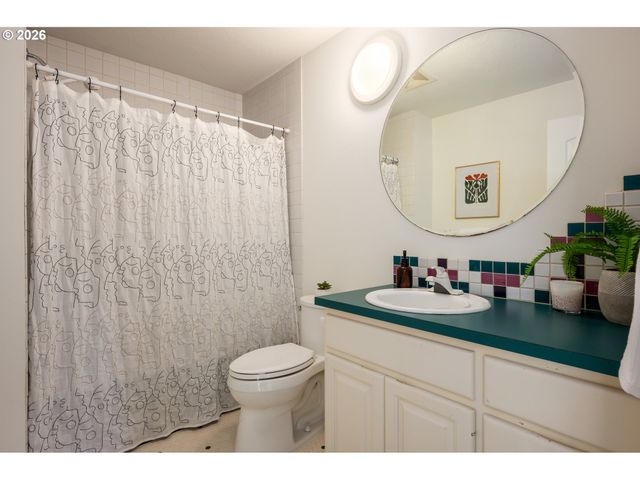 4015 SPRING KNOLL Dr, Eugene, OR 97405