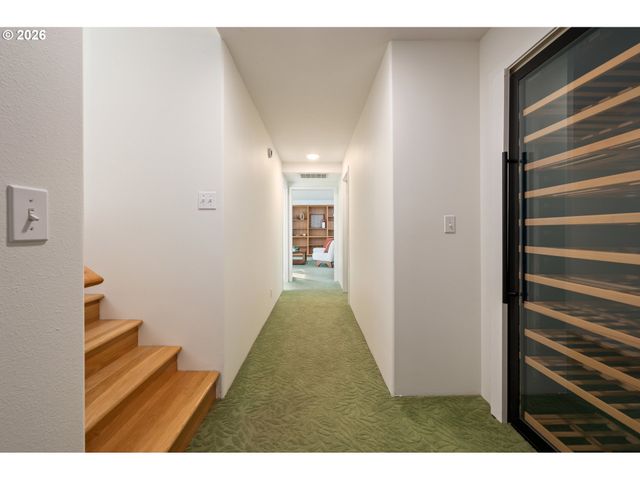 4015 SPRING KNOLL Dr, Eugene, OR 97405