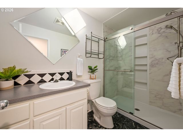 4015 SPRING KNOLL Dr, Eugene, OR 97405