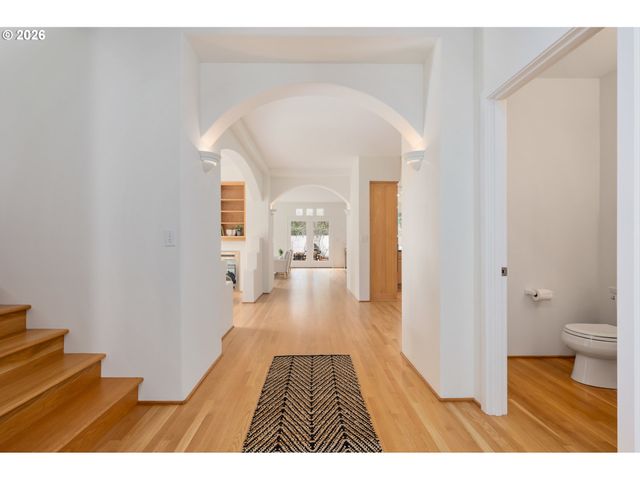 4015 SPRING KNOLL Dr, Eugene, OR 97405