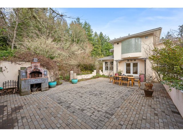 4015 SPRING KNOLL Dr, Eugene, OR 97405