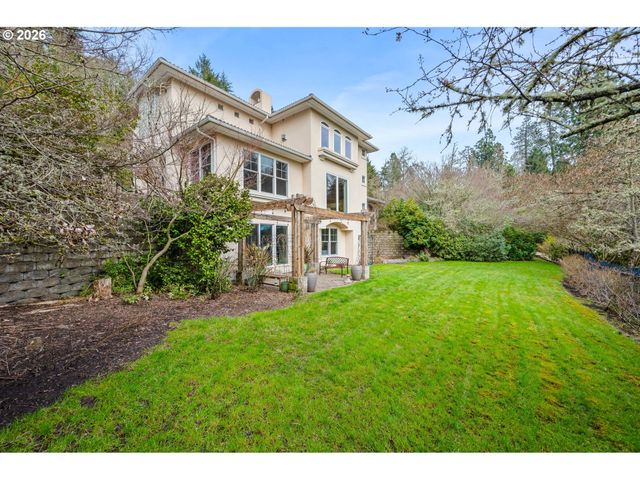 4015 SPRING KNOLL Dr, Eugene, OR 97405