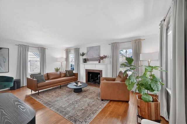 6846 Locust Street, Kansas City, MO 64131