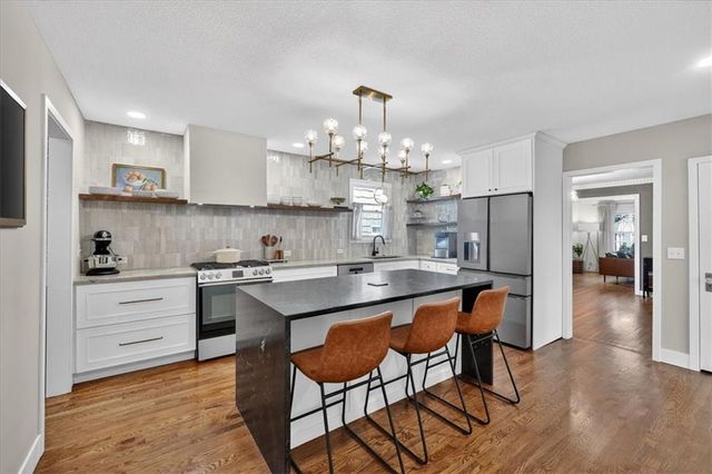 6846 Locust Street, Kansas City, MO 64131