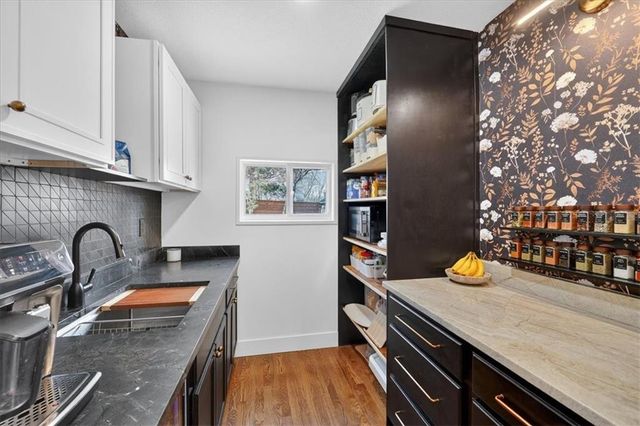 6846 Locust Street, Kansas City, MO 64131