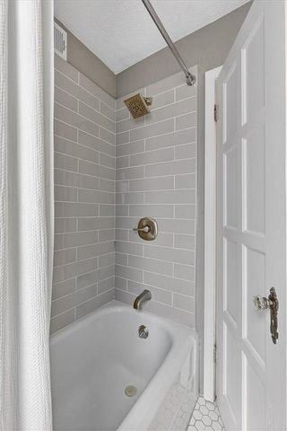 6846 Locust Street, Kansas City, MO 64131