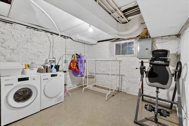 6846 Locust Street, Kansas City, MO 64131