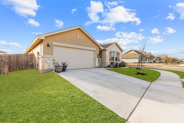 709 East ST, Hutto, TX 78634