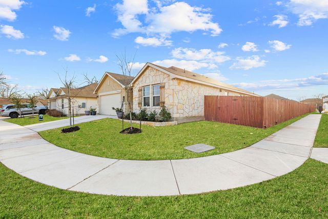 709 East ST, Hutto, TX 78634