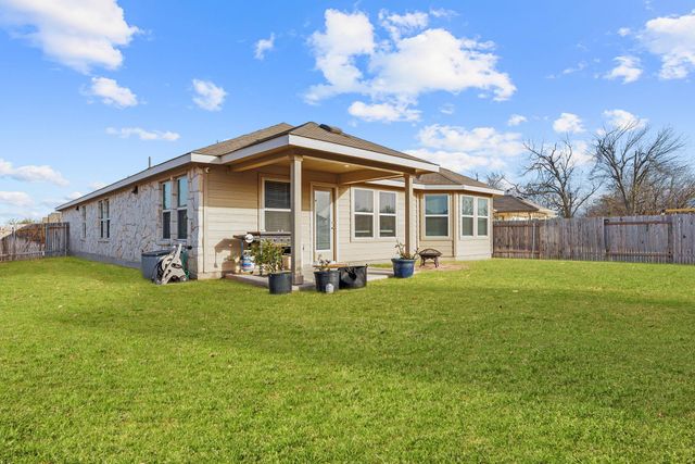 709 East ST, Hutto, TX 78634
