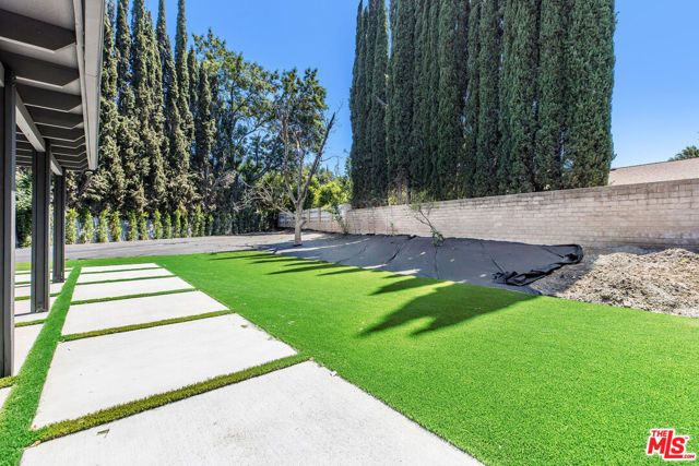 22357 Welby Way, Woodland Hills (los Angeles), CA 91303