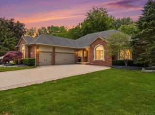 54501 Aurora Park, Shelby Twp, MI 48316