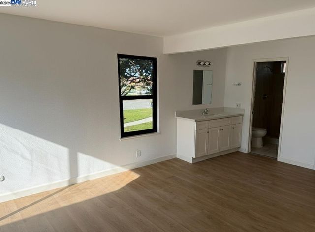 36500 Alder Ct, Fremont, CA 94536