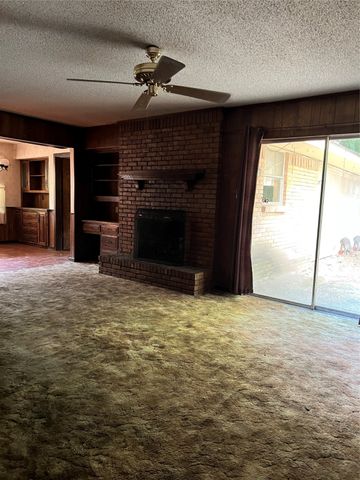 425 Ten Mile Drive, Desoto, TX 75115