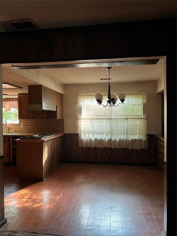 425 Ten Mile Drive, Desoto, TX 75115