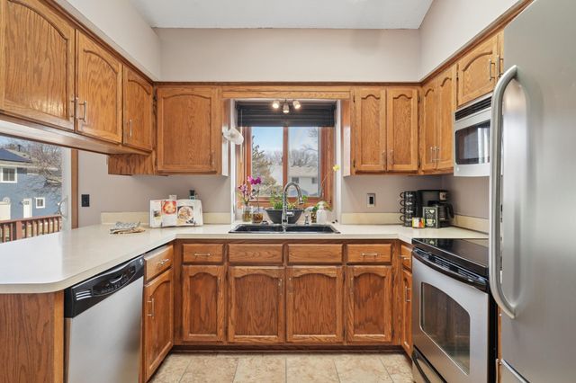 1831 Helena Road N, Oakdale, MN 55128