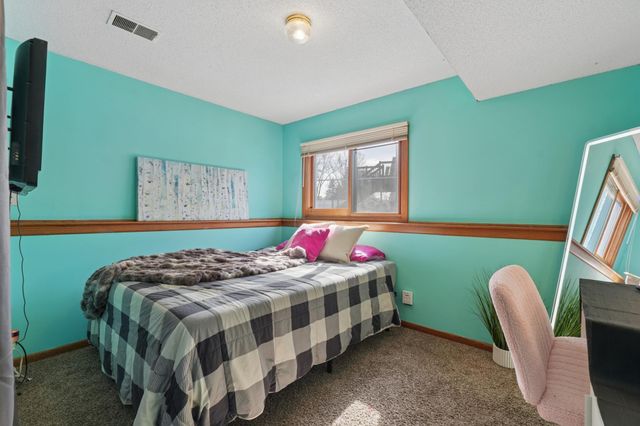 1831 Helena Road N, Oakdale, MN 55128