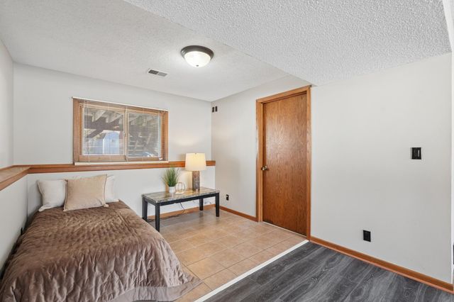 1831 Helena Road N, Oakdale, MN 55128