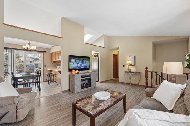 1831 Helena Road N, Oakdale, MN 55128