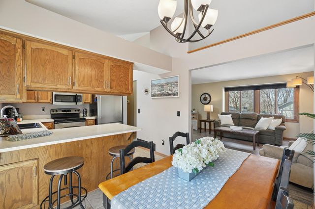 1831 Helena Road N, Oakdale, MN 55128