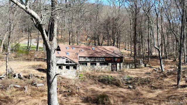 292-300 Croton Falls Road, Mahopac, NY 10541