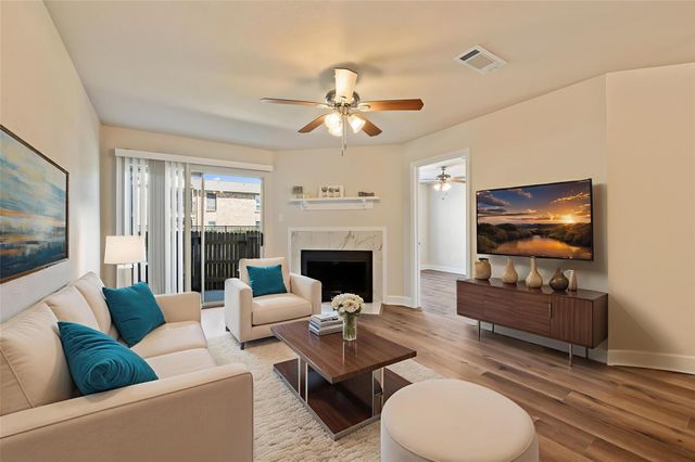 18800 Egret Bay Boulevard 1011, Webster, TX 77058