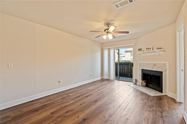 18800 Egret Bay Boulevard 1011, Webster, TX 77058