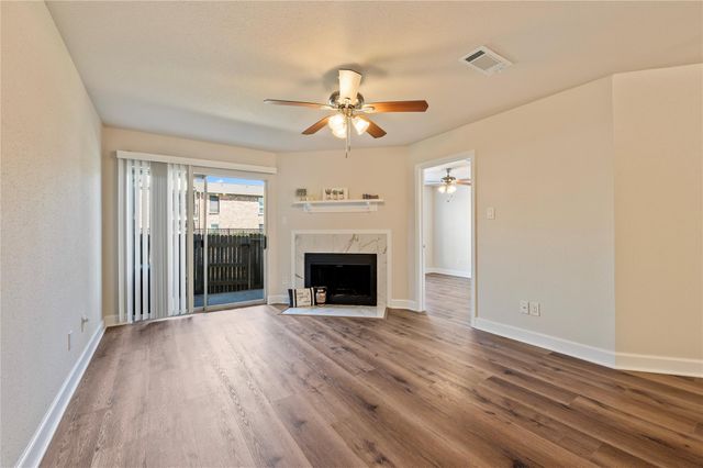 18800 Egret Bay Boulevard 1011, Webster, TX 77058