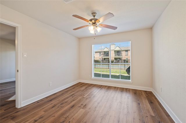 18800 Egret Bay Boulevard 1011, Webster, TX 77058