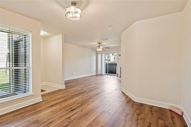 18800 Egret Bay Boulevard 1011, Webster, TX 77058