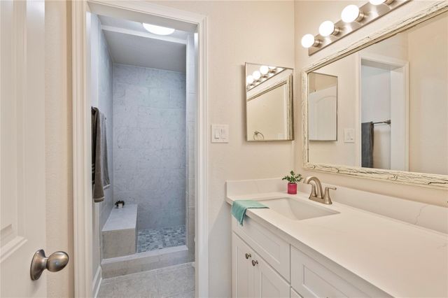 18800 Egret Bay Boulevard 1011, Webster, TX 77058